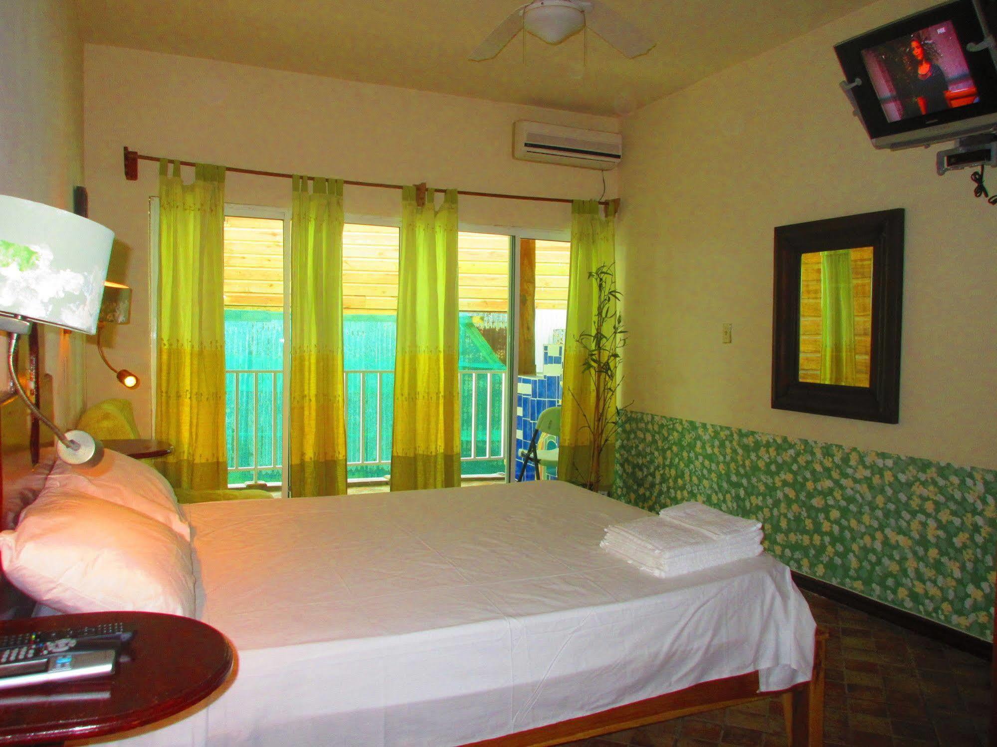 Los Balcones Over The Sea Hotel Bocas del Toro 외부 사진