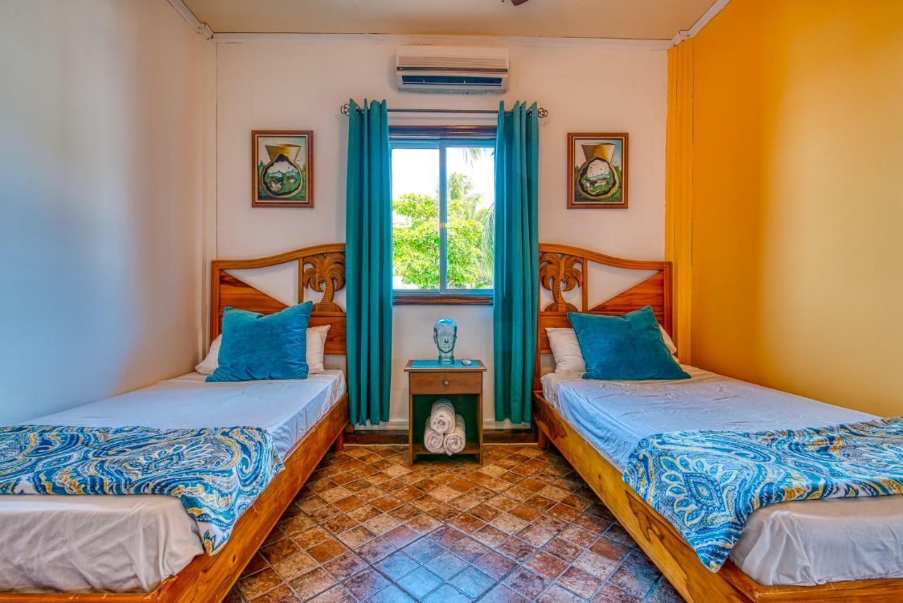 Los Balcones Over The Sea Hotel Bocas del Toro 외부 사진